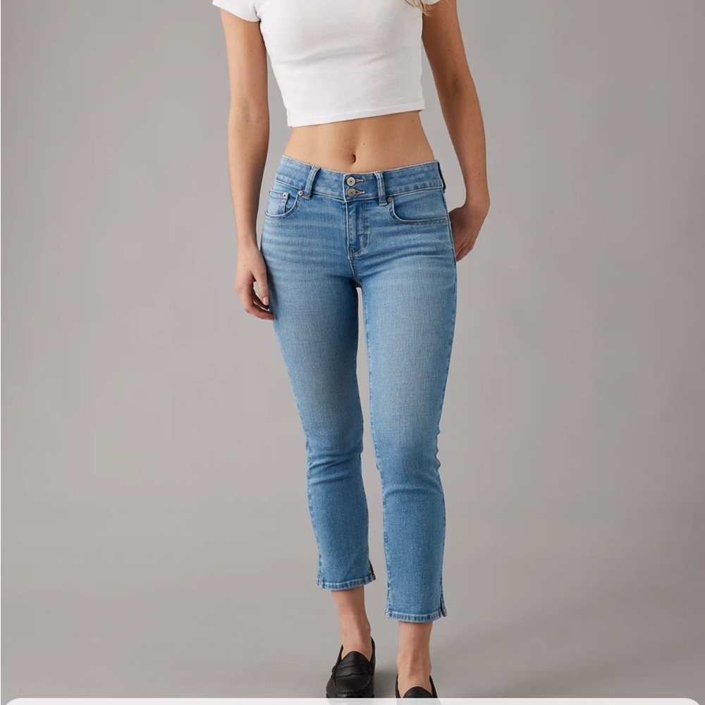 American Eagle Outfitters Light Blue Denim cropped Jeans